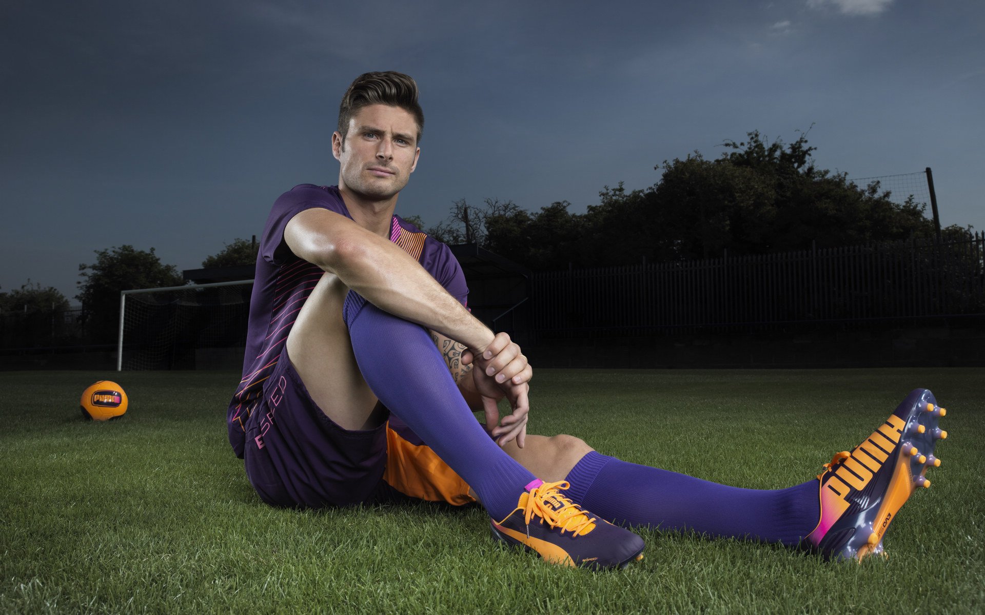 爱游戏体育在线app-球员训练日常首次公开，职业球员训练强度多大